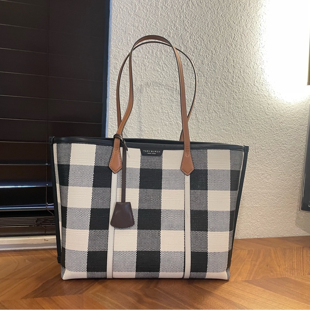 Tory Burch, New York large leather tote, like brand new.